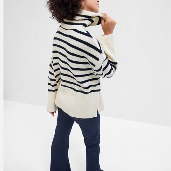 Gap Navy Blue Cream Horizontal Nautical Stripe Turtleneck Fisherman Sweater - Picture 4 of 16